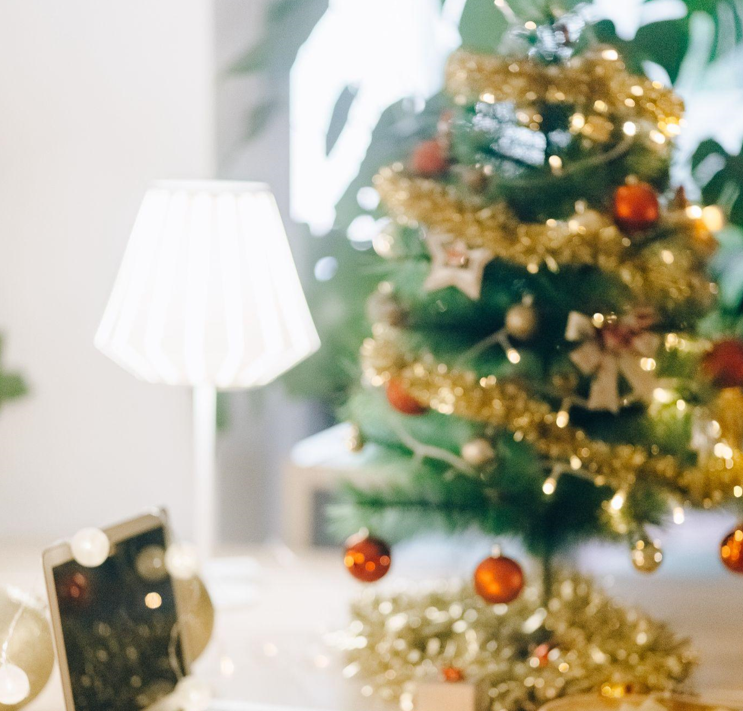 The Pros and Cons of Green Artificial Christmas Trees